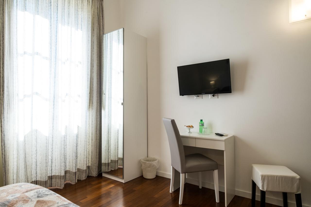 Ai Lattarini House Alojamento de Acomodação e Pequeno-almoço 2*